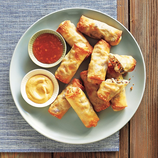 Baked Egg Roll Wrappers with Sauce