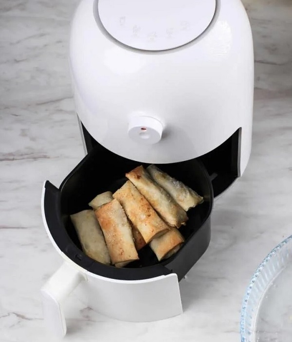 Reheating Egg Roll in Air Fryer