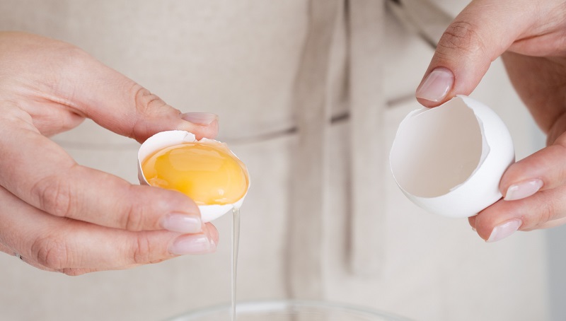separating Egg Yolks from egg